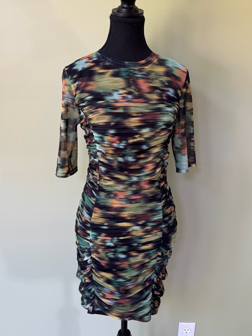 Sunday Best NWOT Aritzia Diva Ruched Mesh Blurred Abstract Mini Green Black